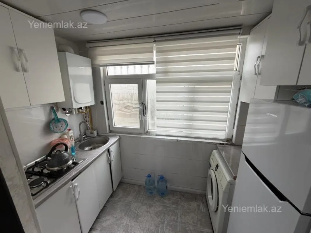Satılır 2 otaqlı köhnə tikili 40 m²