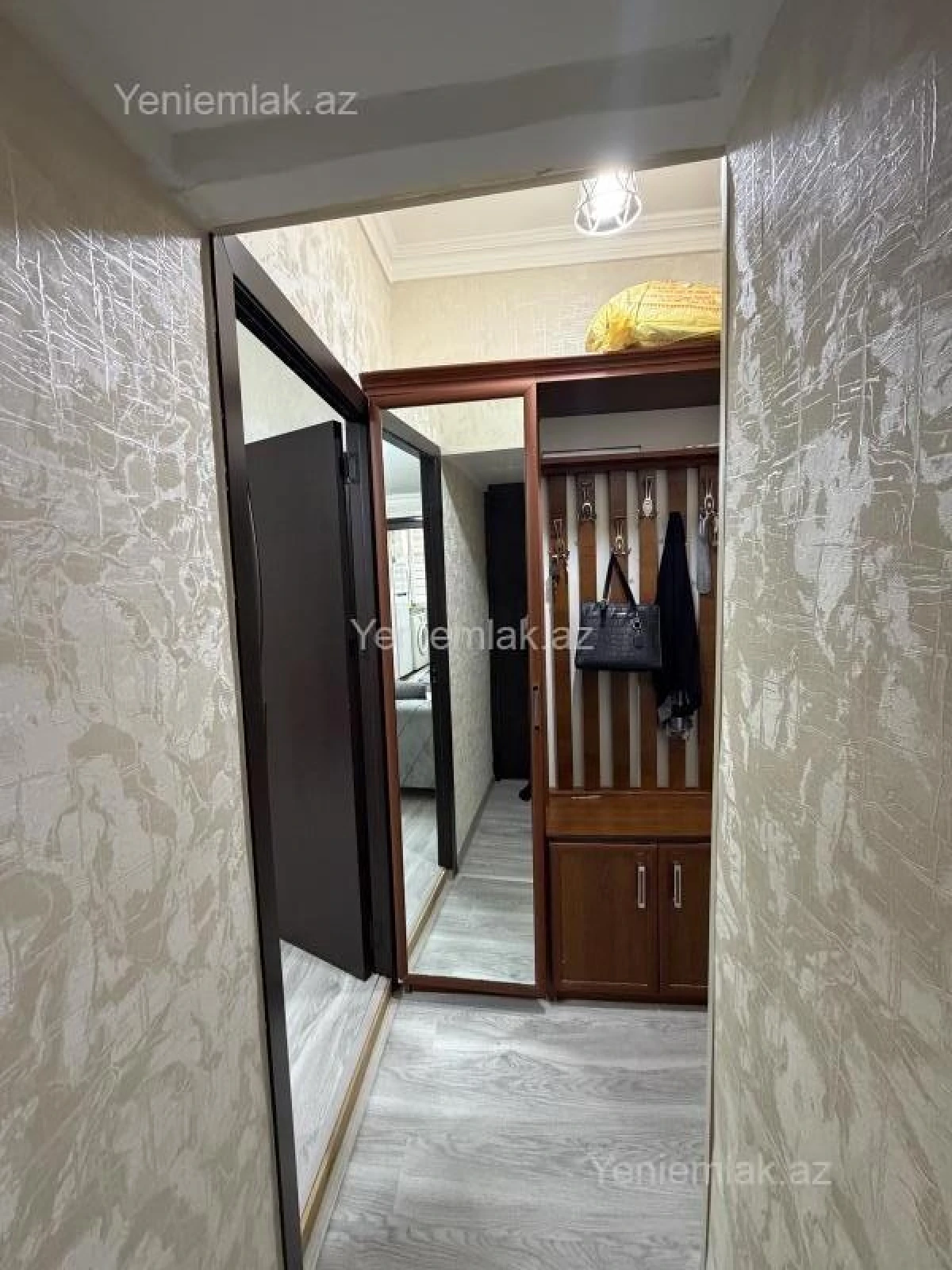 Satılır 2 otaqlı köhnə tikili 40 m²