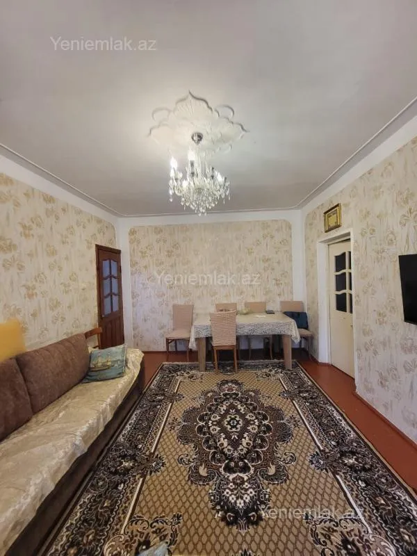 Satılır 4 otaqlı köhnə tikili 90 m²