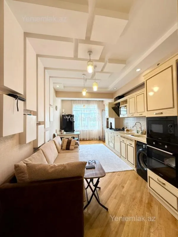 Satılır 3 otaqlı yeni tikili 100 m²