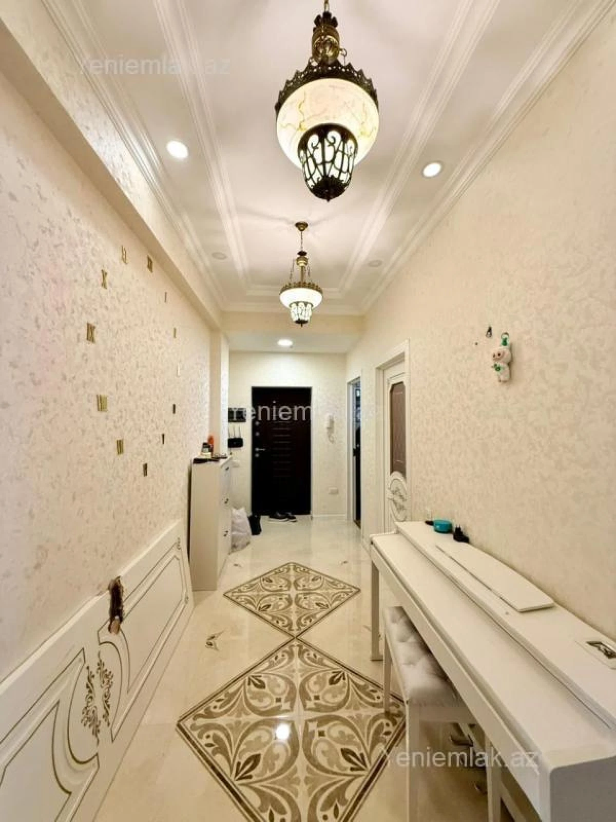 Satılır 3 otaqlı yeni tikili 100 m²