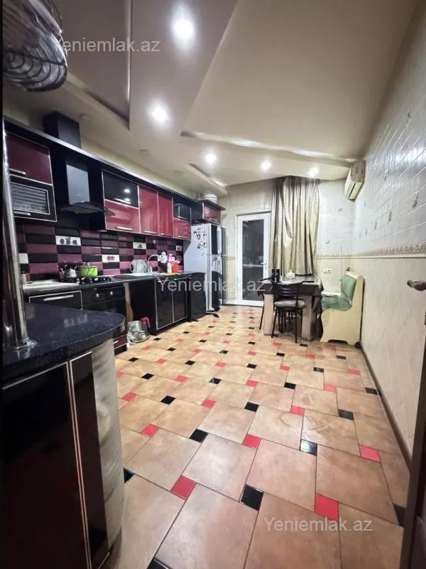 Satılır 4 otaqlı yeni tikili 187 m²