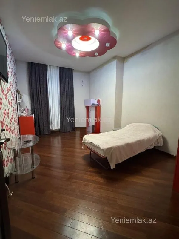 Satılır 4 otaqlı yeni tikili 187 m²