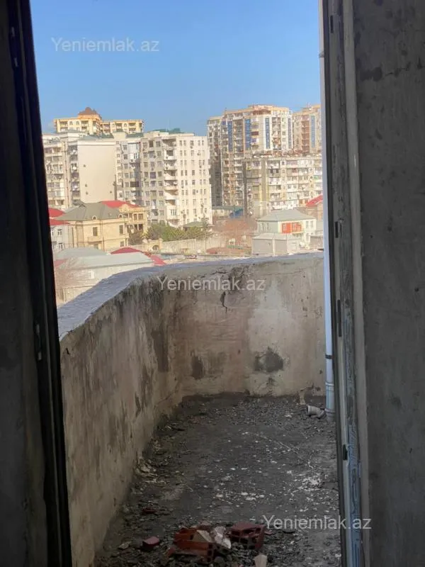 Satılır 3 otaqlı yeni tikili 135 m²
