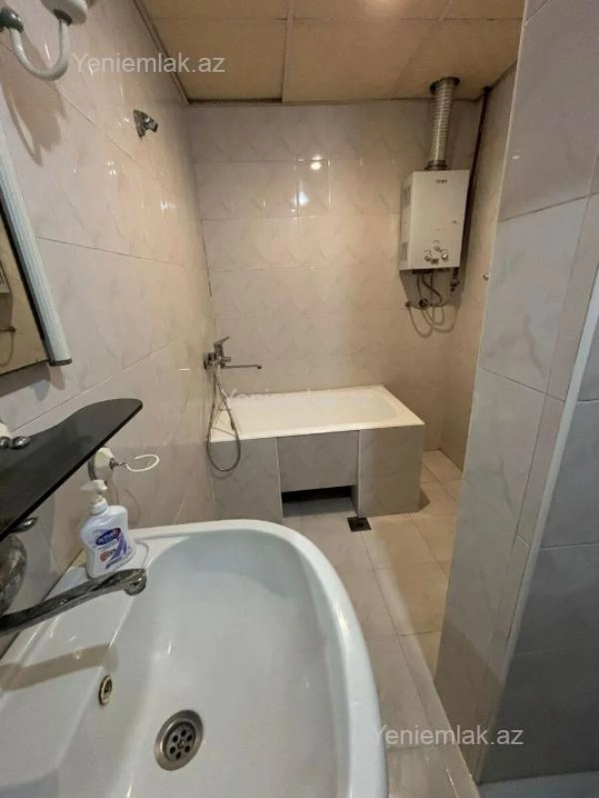 Satılır 3 otaqlı köhnə tikili 90 m²