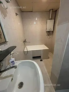 Satılır 3 otaqlı köhnə tikili 90 m²