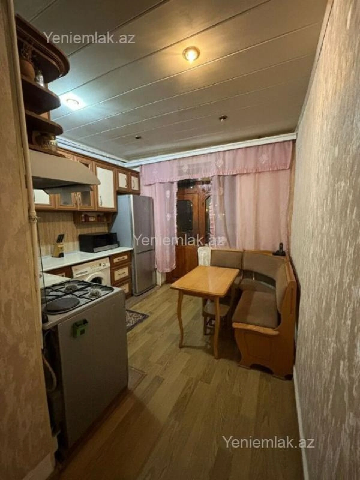 Satılır 3 otaqlı köhnə tikili 90 m²