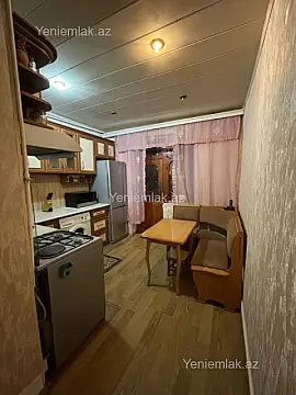 Satılır 3 otaqlı köhnə tikili 90 m²