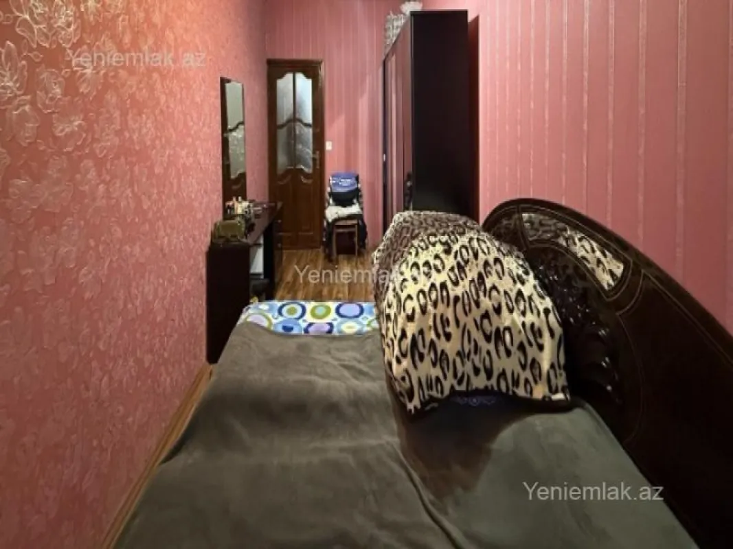 Satılır 2 otaqlı köhnə tikili 55 m²