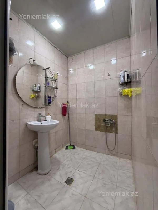 Satılır 2 otaqlı köhnə tikili 55 m²