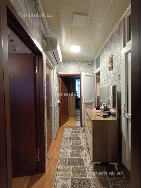 Satılır 2 otaqlı köhnə tikili 63 m²