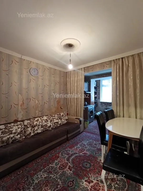 Satılır 2 otaqlı köhnə tikili 63 m²