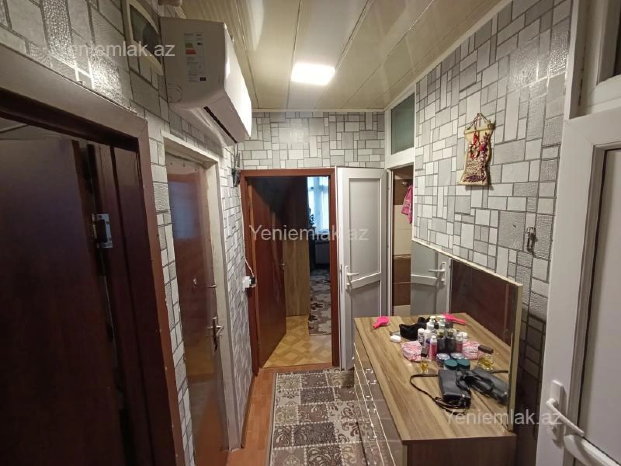 Satılır 2 otaqlı köhnə tikili 63 m²