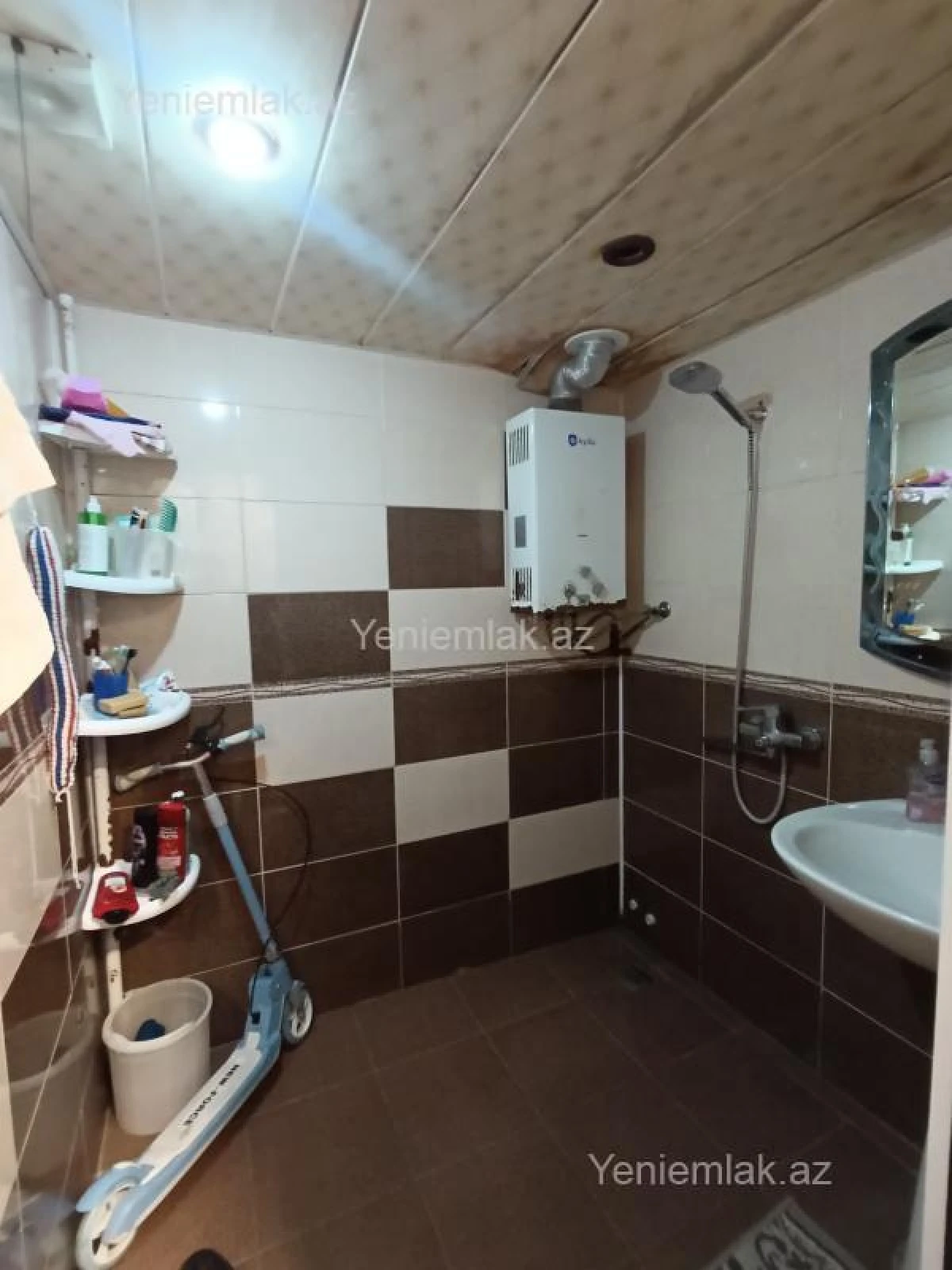 Satılır 2 otaqlı köhnə tikili 63 m²
