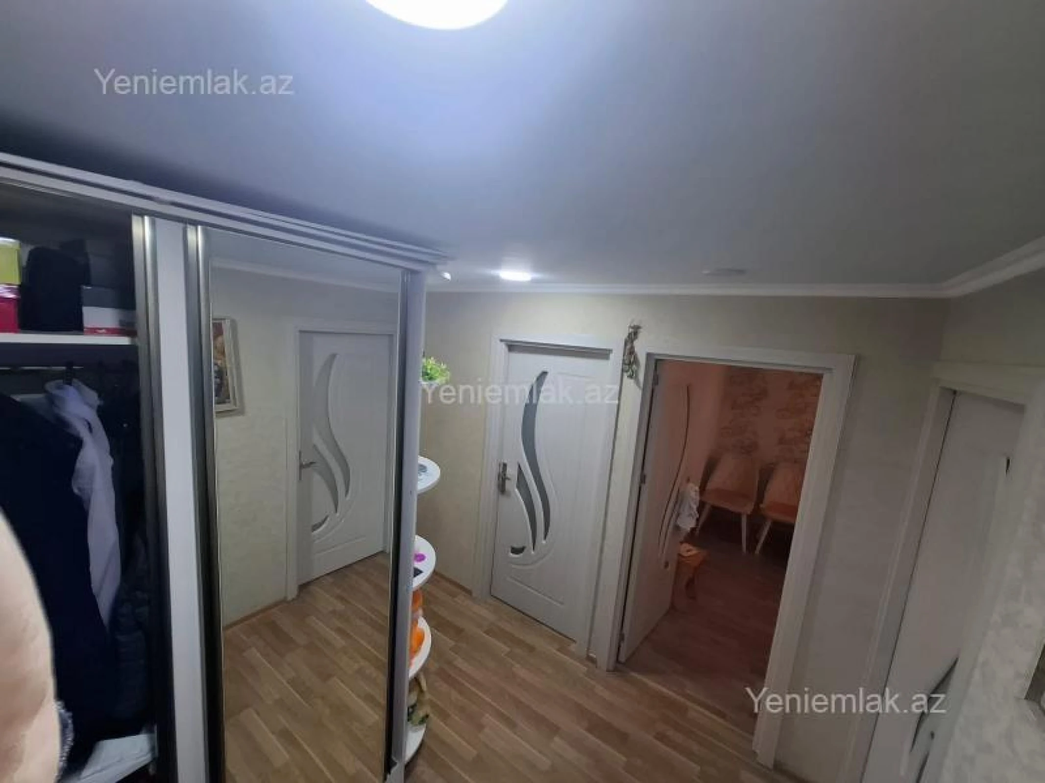Satılır 3 otaqlı köhnə tikili 70 m²