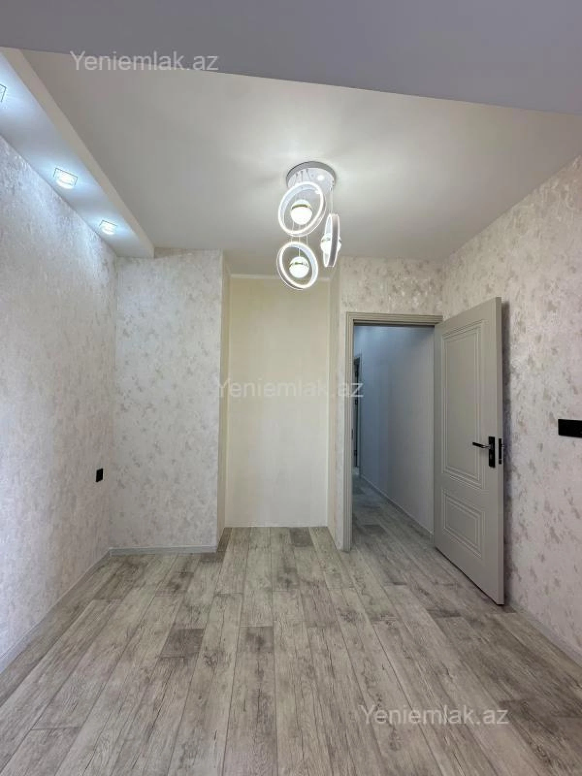 Satılır 2 otaqlı köhnə tikili 42 m²