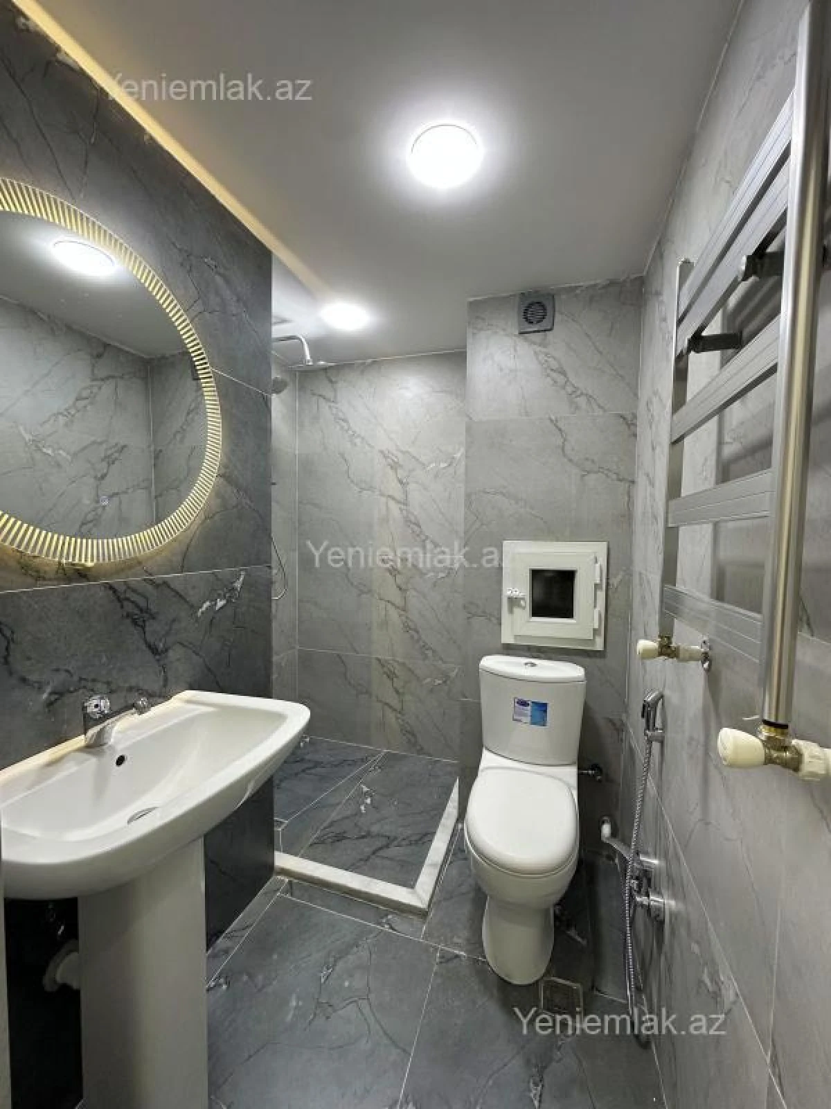 Satılır 2 otaqlı köhnə tikili 42 m²
