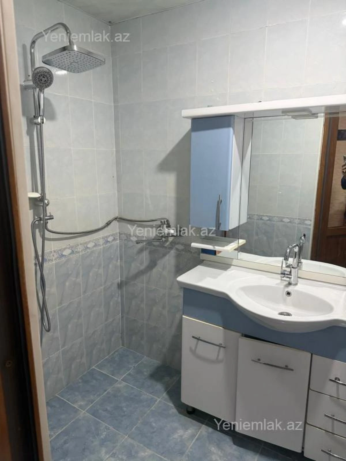 Satılır 4 otaqlı köhnə tikili 100 m²