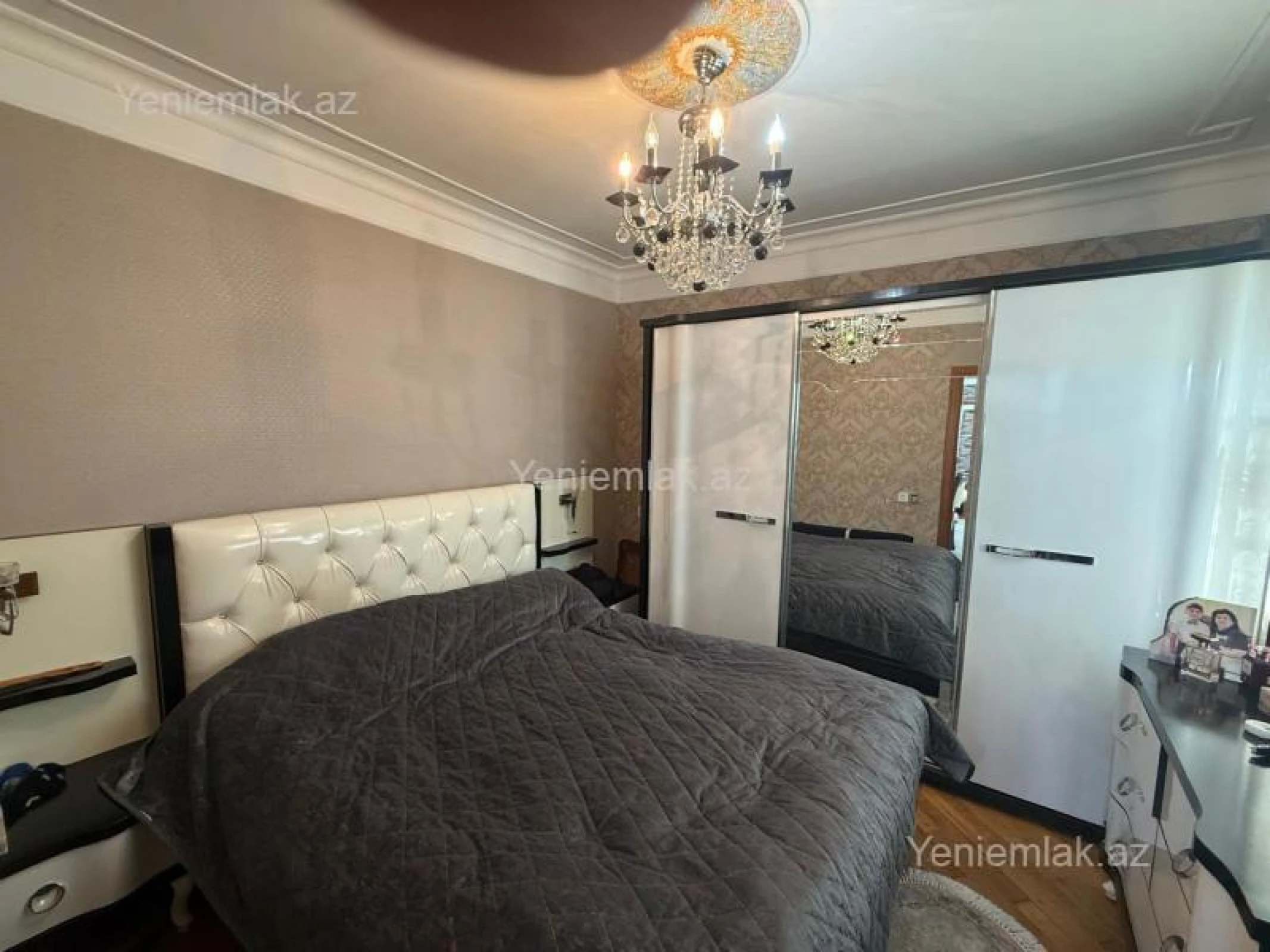 Satılır 4 otaqlı köhnə tikili 100 m²