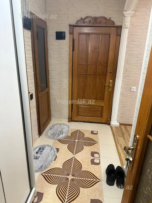 Satılır 4 otaqlı köhnə tikili 100 m²