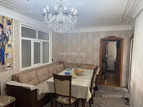 Satılır 4 otaqlı köhnə tikili 100 m²