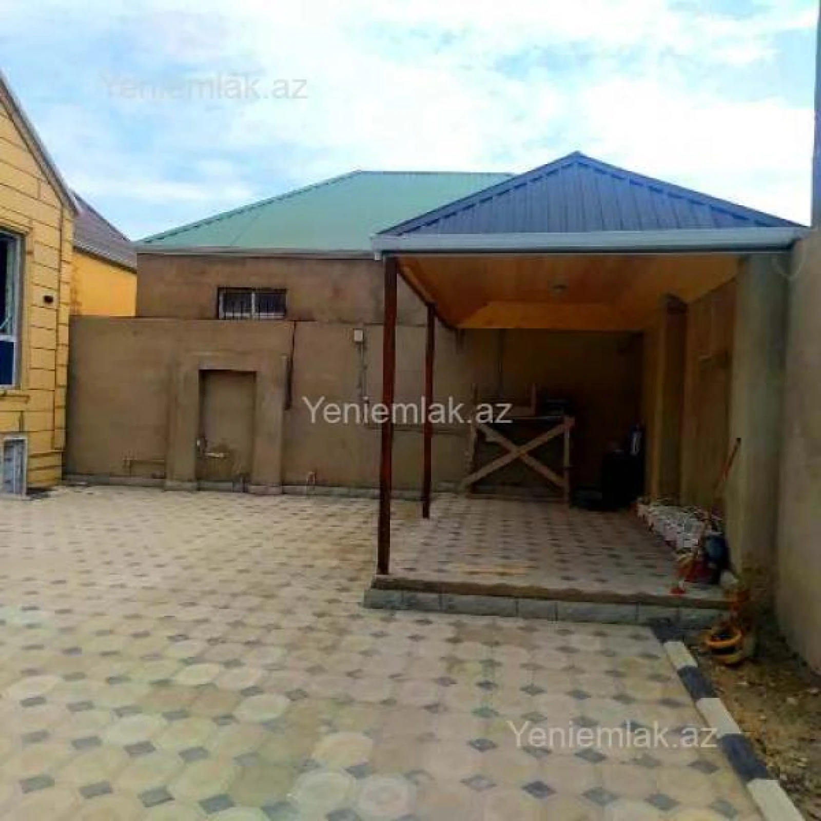 Satılır 4 otaqlı həyət evi 140 m²