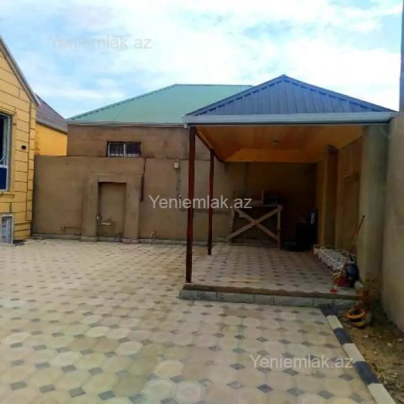 Satılır 4 otaqlı həyət evi 140 m²