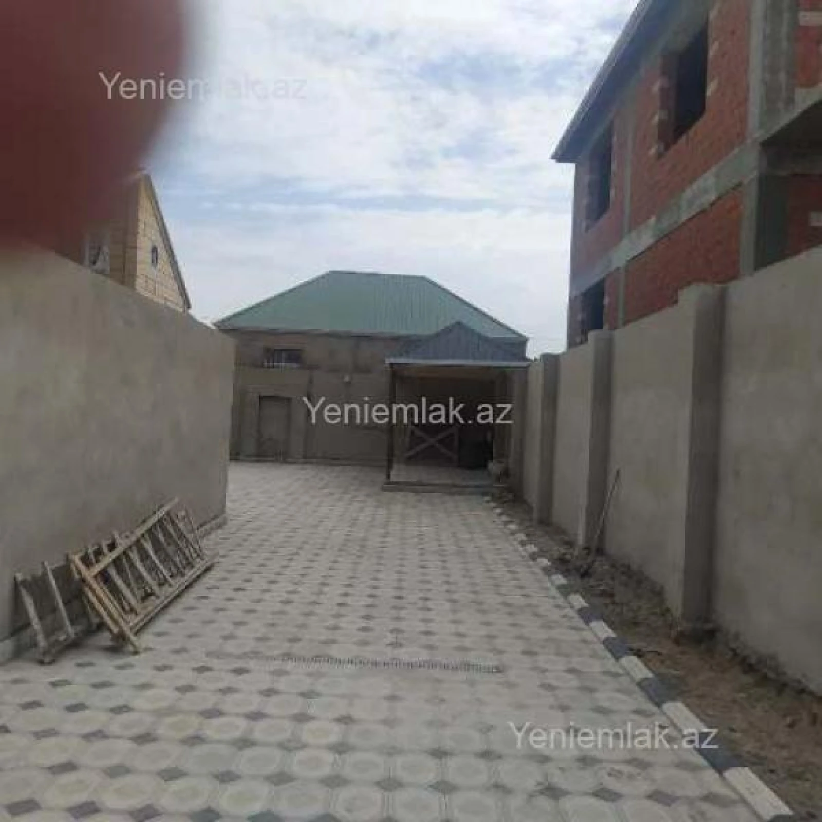 Satılır 4 otaqlı həyət evi 140 m²