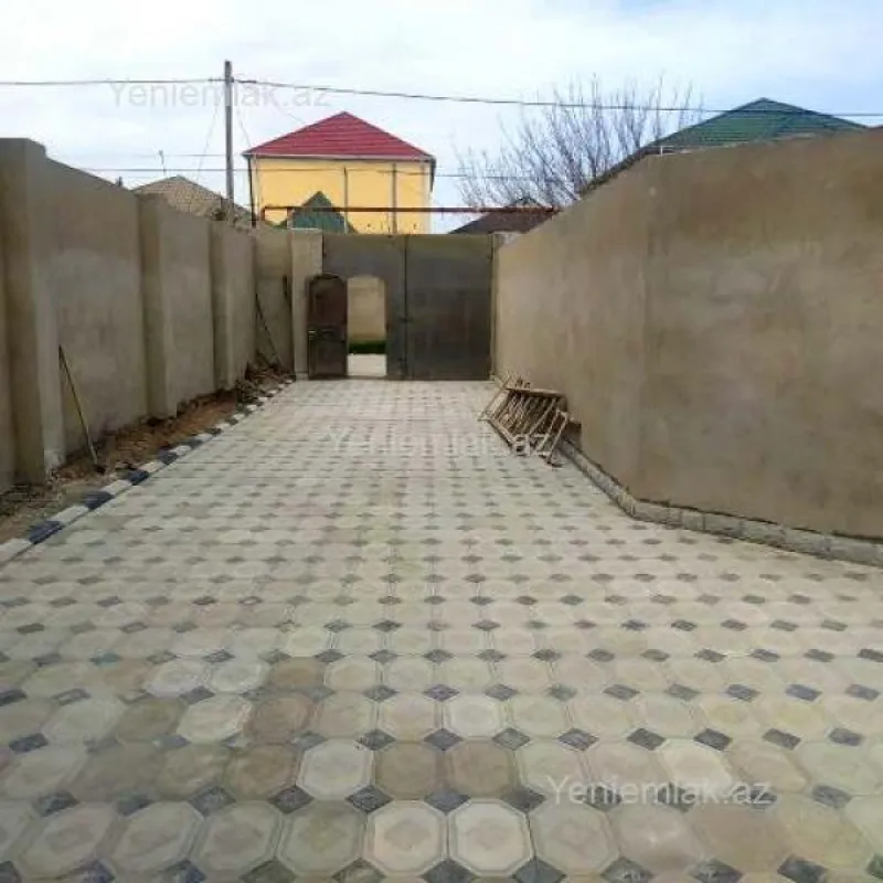 Satılır 4 otaqlı həyət evi 140 m²