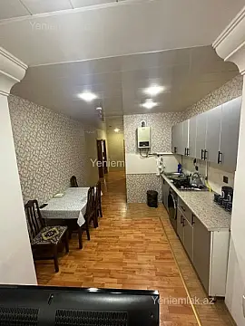 Satılır 4 otaqlı köhnə tikili 100 m²