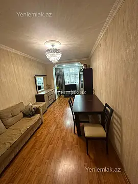 Satılır 4 otaqlı köhnə tikili 100 m²