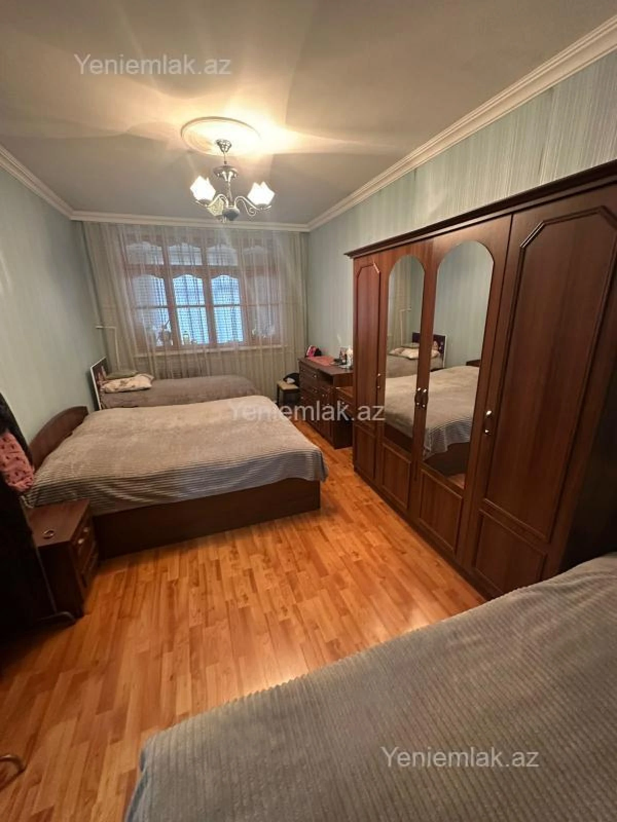 Satılır 4 otaqlı köhnə tikili 100 m²