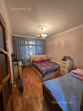 Satılır 4 otaqlı köhnə tikili 100 m²