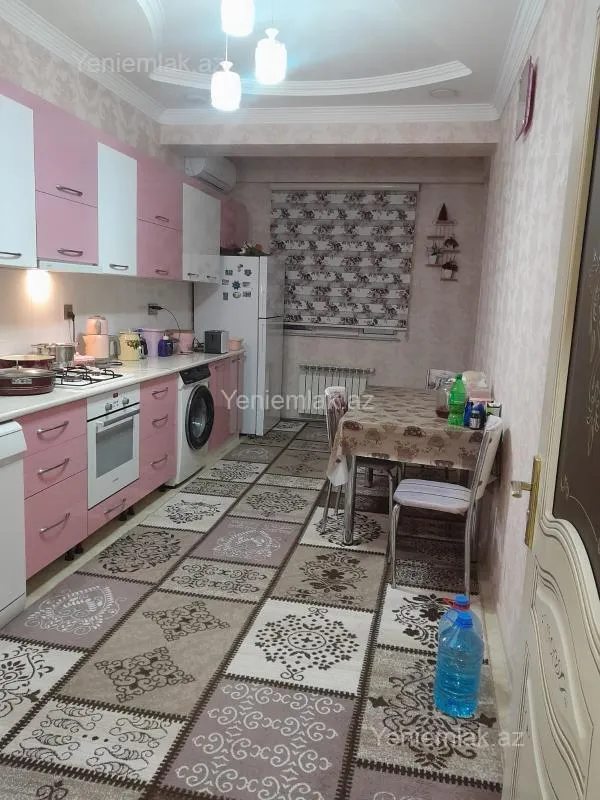 Satılır 3 otaqlı yeni tikili 132 m²