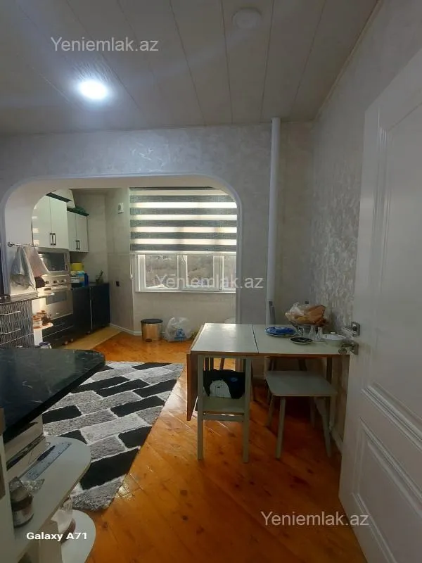 Satılır 3 otaqlı köhnə tikili 86 m²