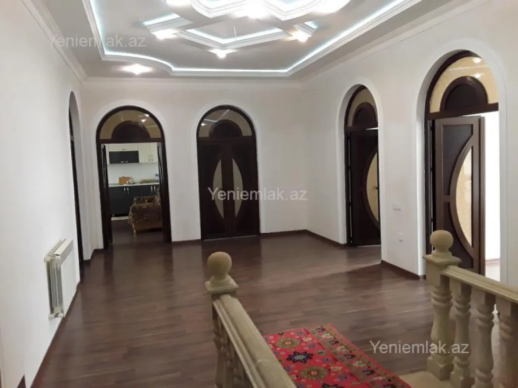 Satılır 4 otaqlı həyət evi 196 m²