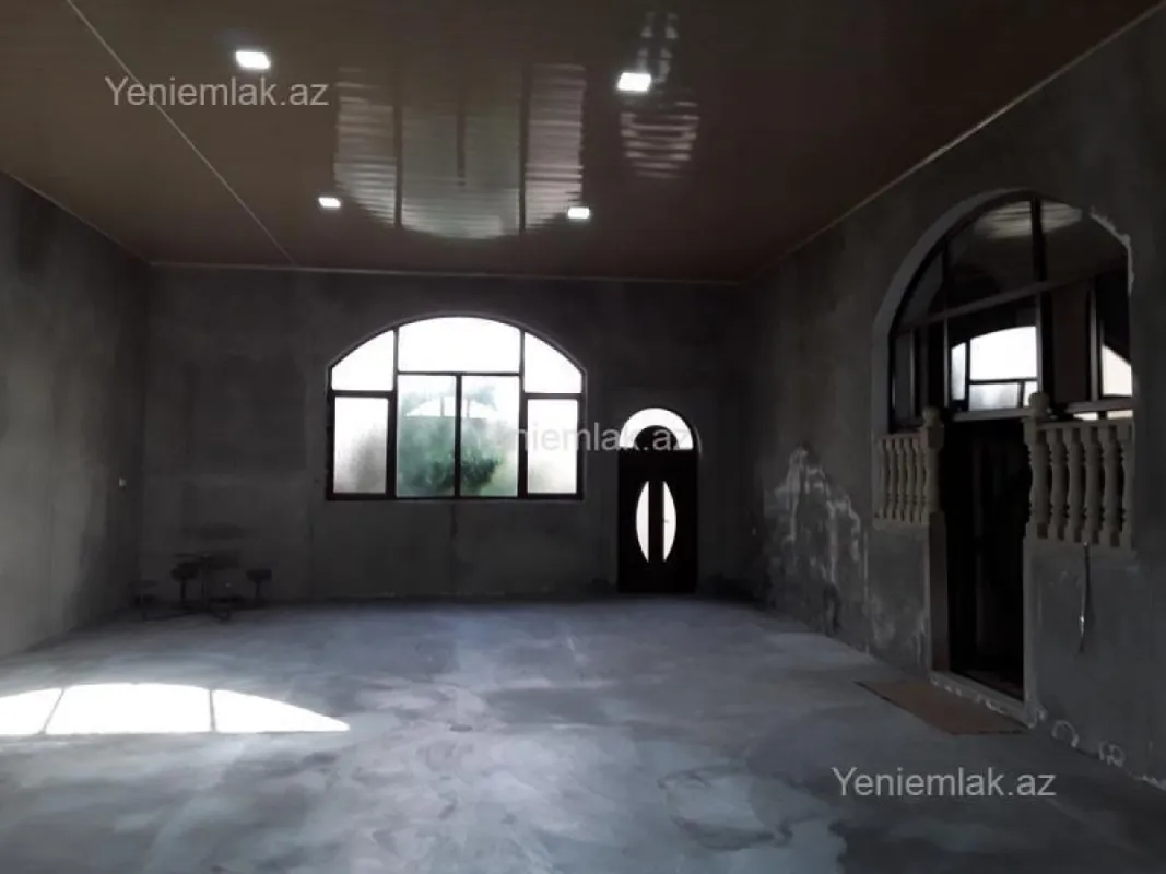 Satılır 4 otaqlı həyət evi 196 m²