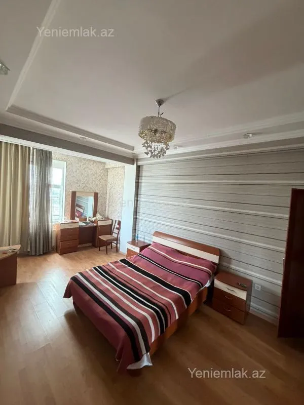 Satılır 3 otaqlı yeni tikili 135 m²