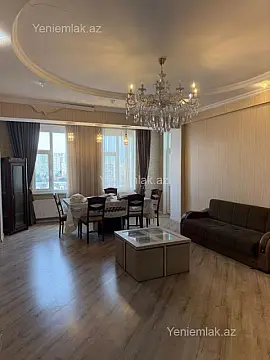 Satılır 3 otaqlı yeni tikili 135 m²