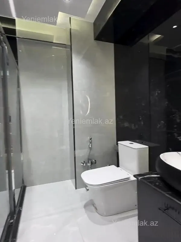 Satılır 3 otaqlı yeni tikili 138 m²