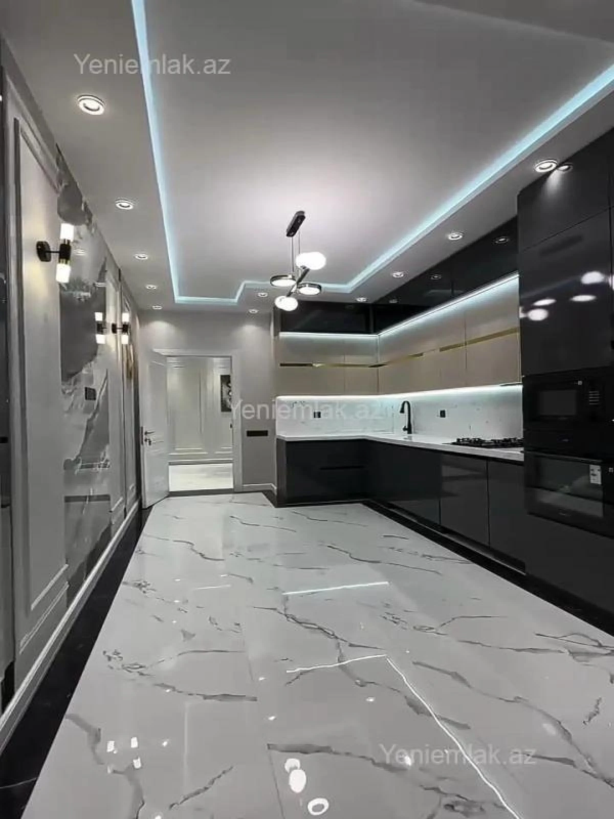 Satılır 3 otaqlı yeni tikili 137 m²