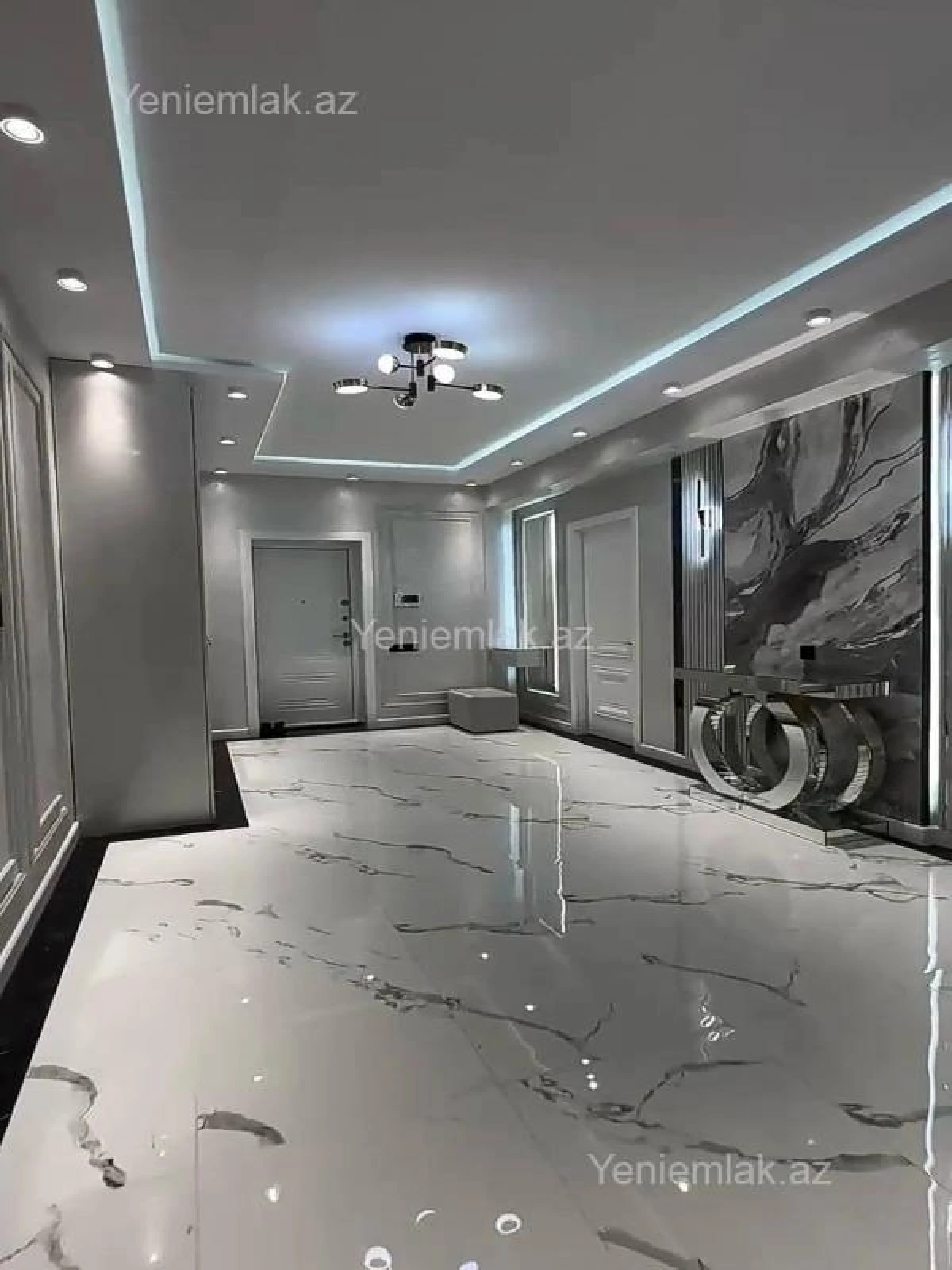 Satılır 3 otaqlı yeni tikili 137 m²