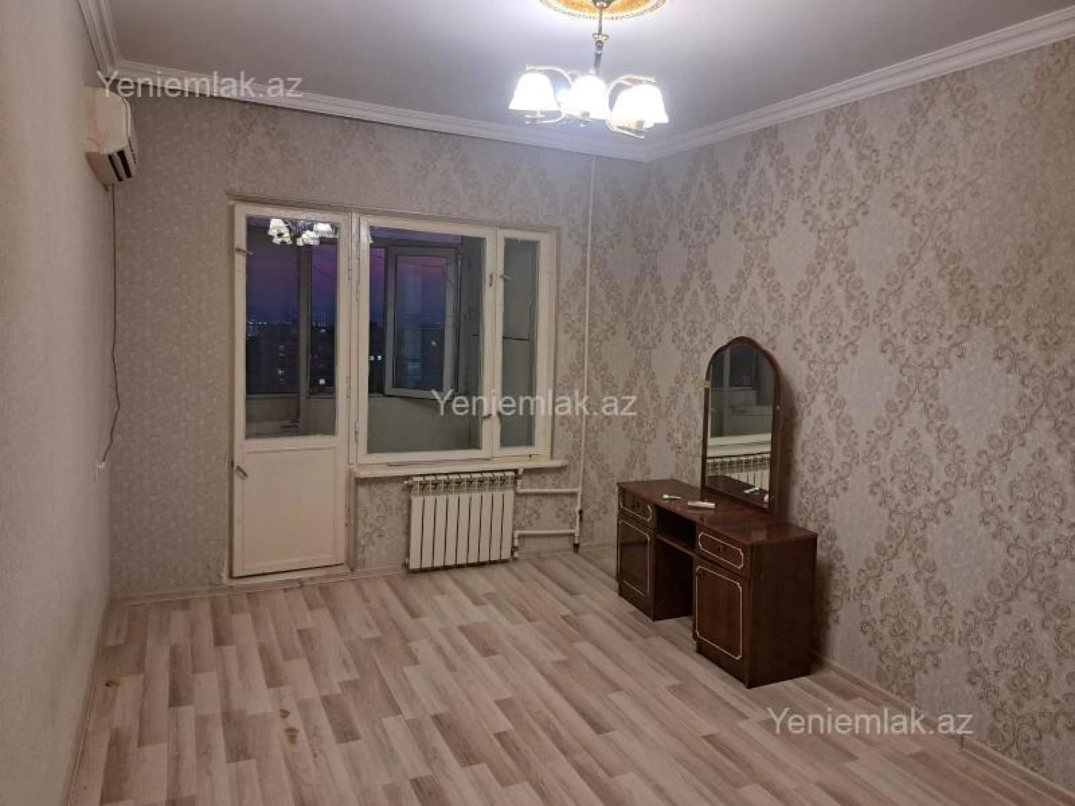 Satılır 2 otaqlı köhnə tikili 60 m²