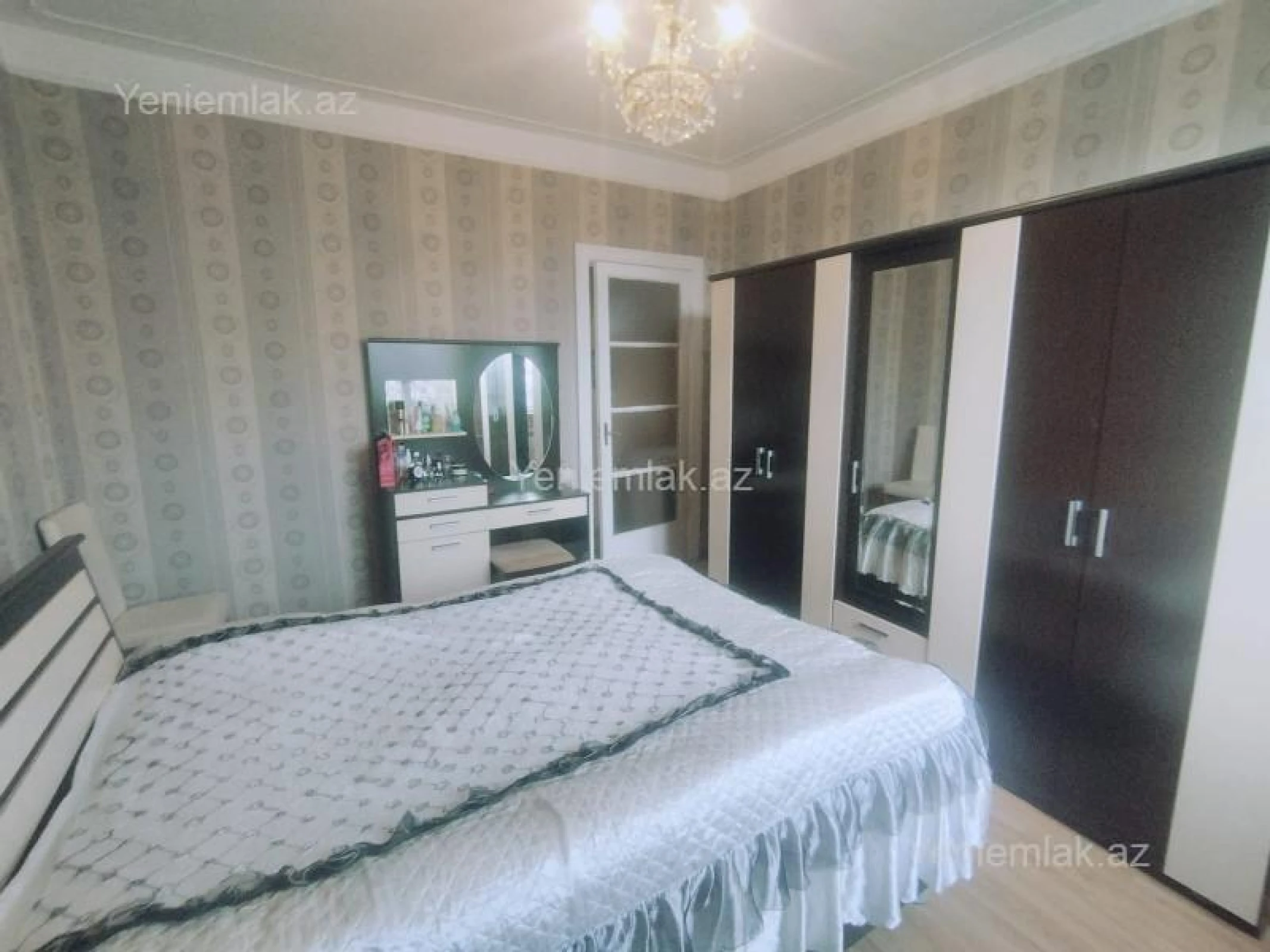 Satılır 2 otaqlı köhnə tikili 65 m²