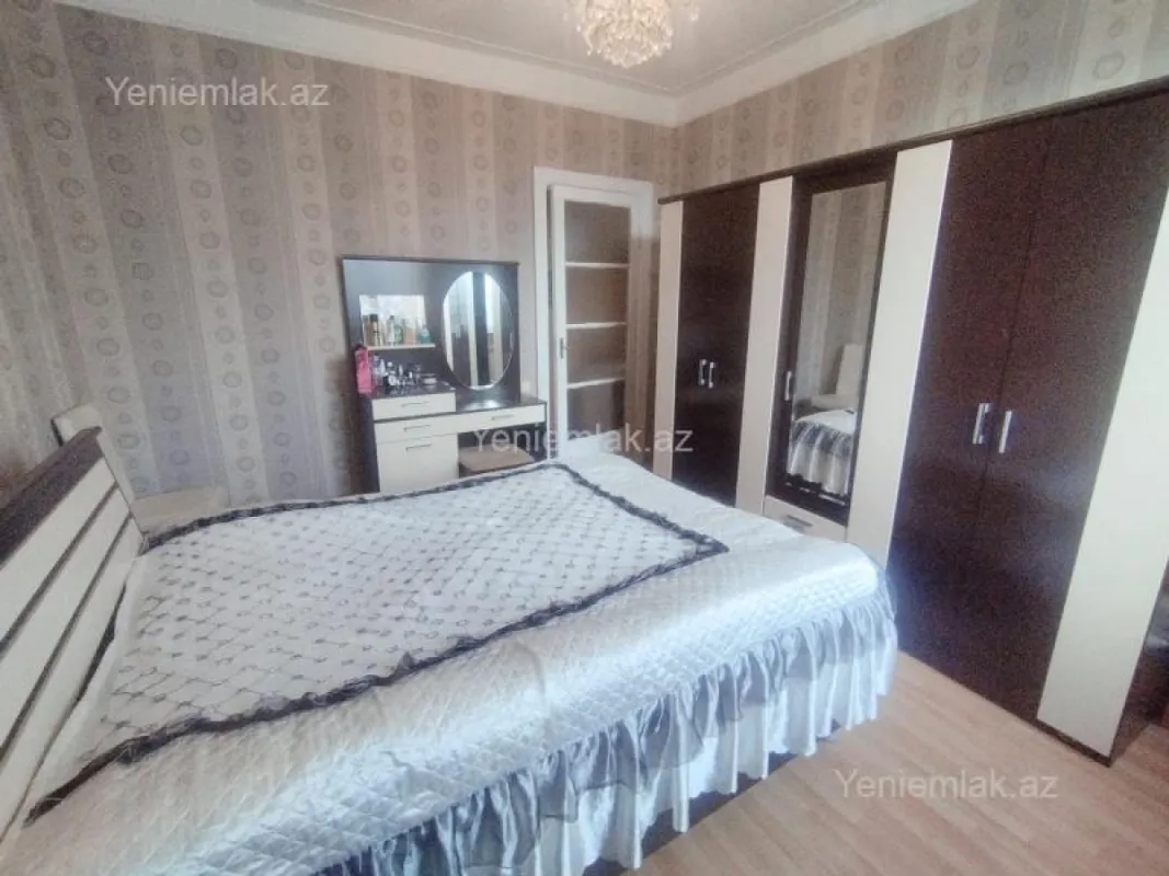 Satılır 2 otaqlı köhnə tikili 65 m²