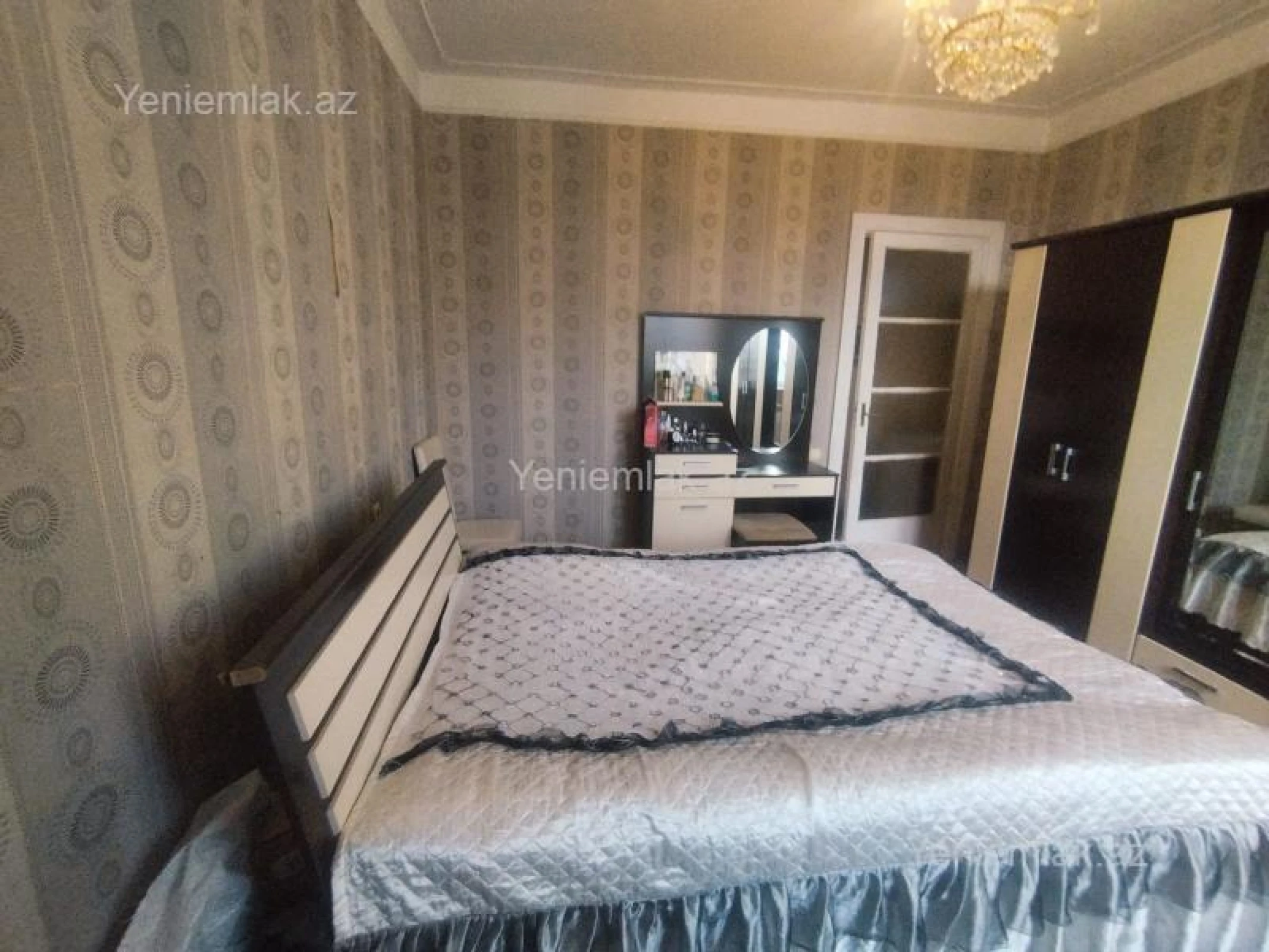 Satılır 2 otaqlı köhnə tikili 65 m²