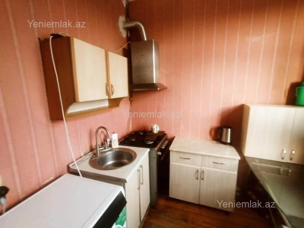 Satılır 2 otaqlı köhnə tikili 65 m²