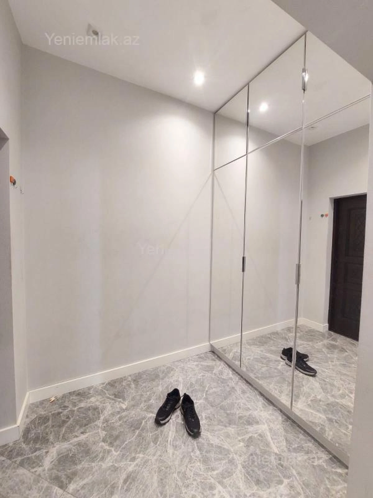 Satılır 3 otaqlı yeni tikili 100 m²