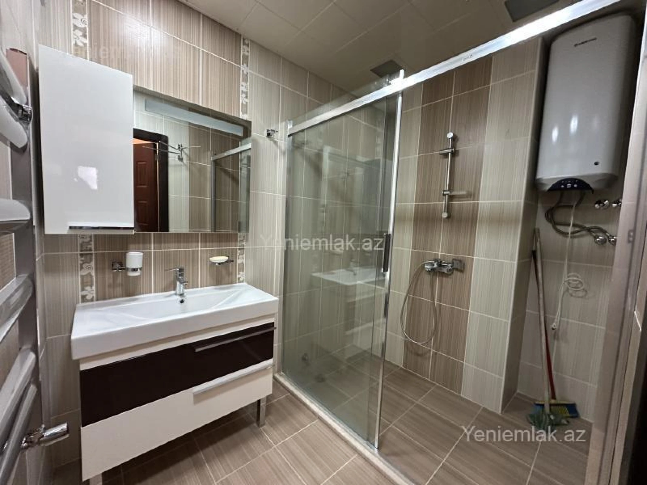 Satılır 3 otaqlı yeni tikili 120 m²