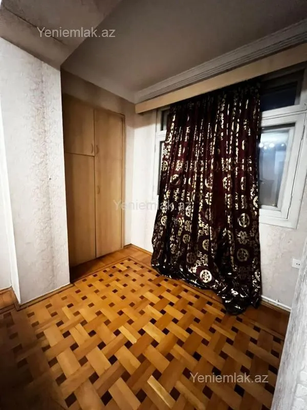Satılır 3 otaqlı köhnə tikili 75 m²